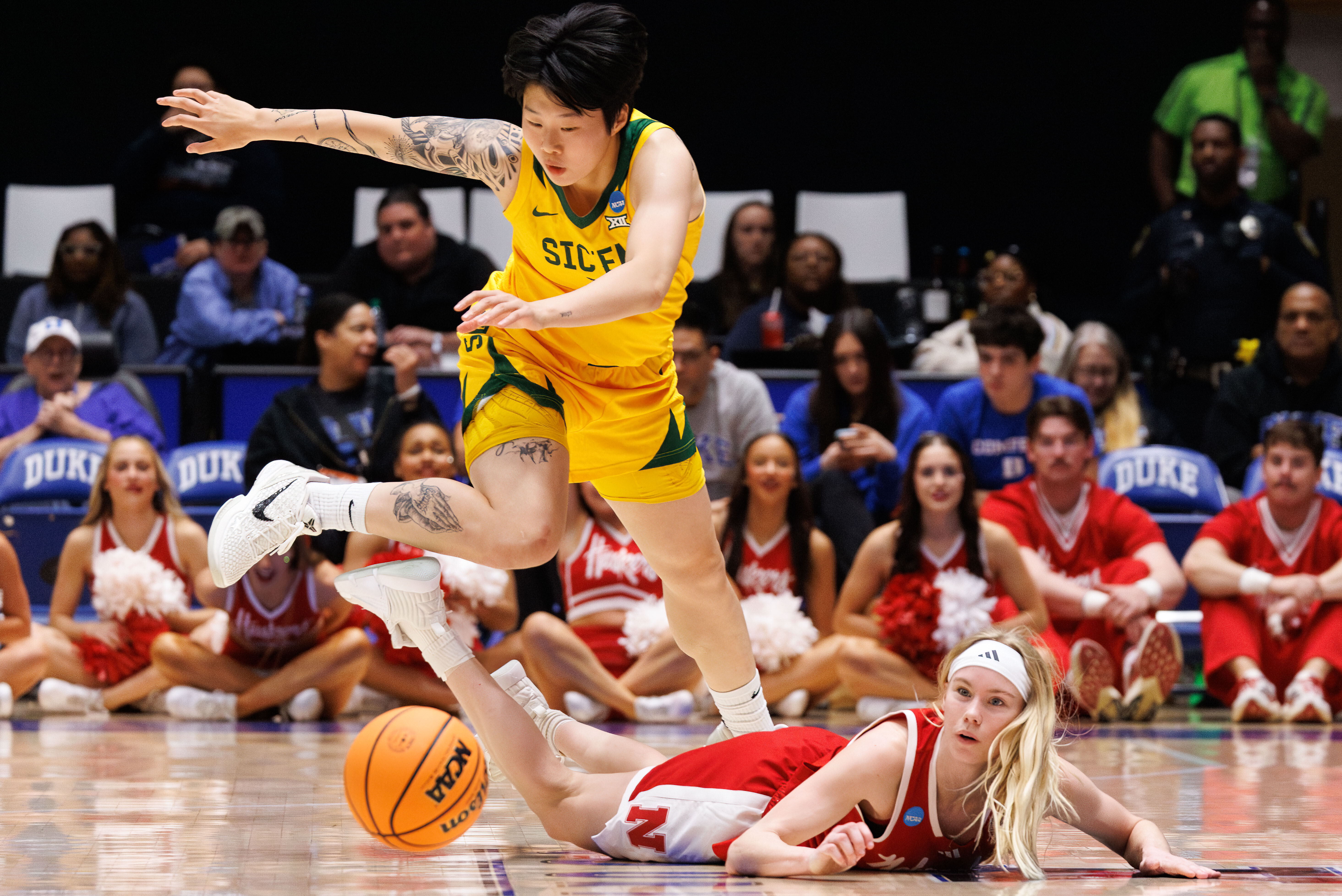 Baylor rallies to beat Nebraska 67-62 in March Madness opener after ...