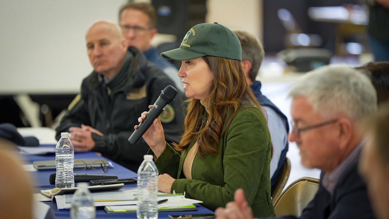 Ag Secretary visits Nebraska, surveys wildfire damage