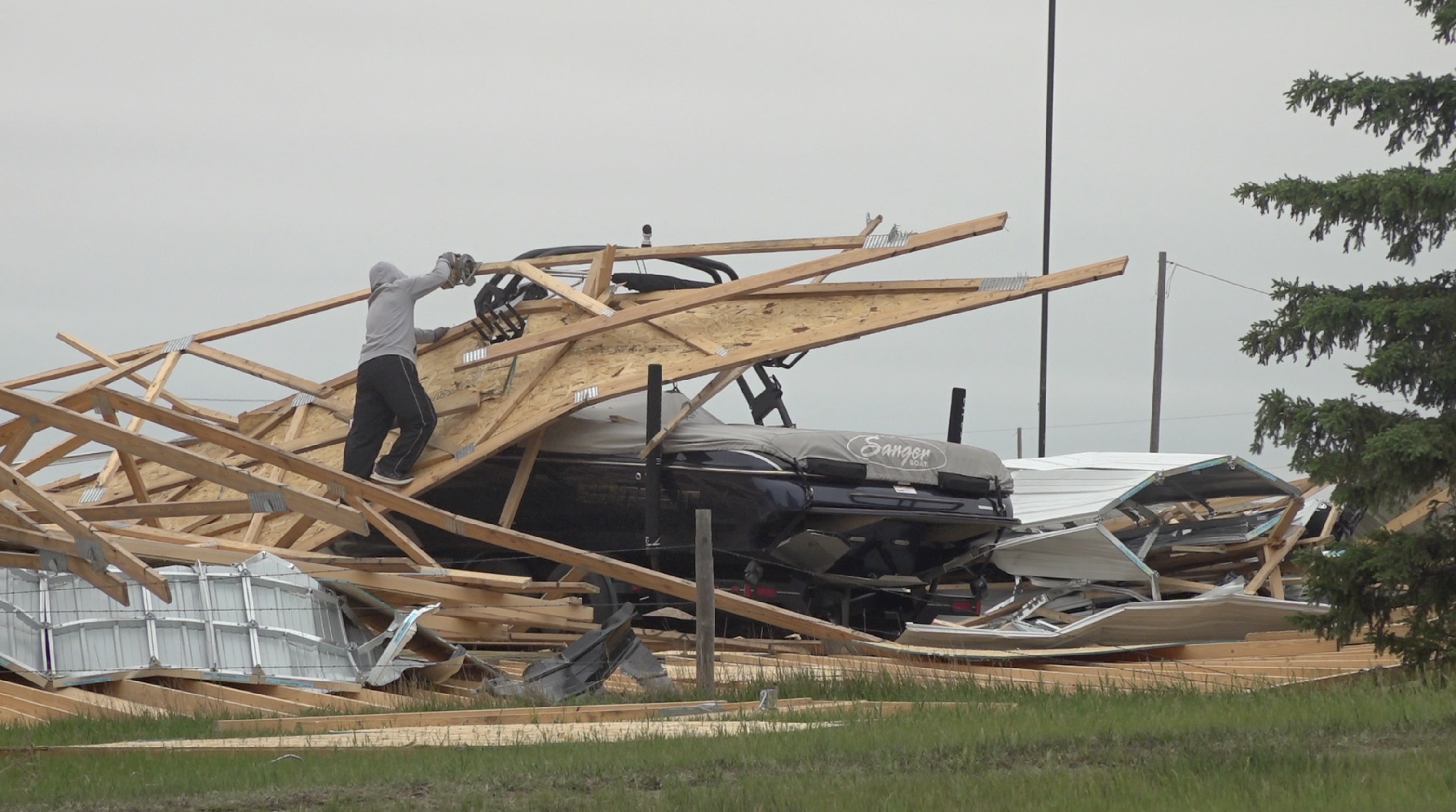 Strong winds cause major damage in Spencer - Central NCN