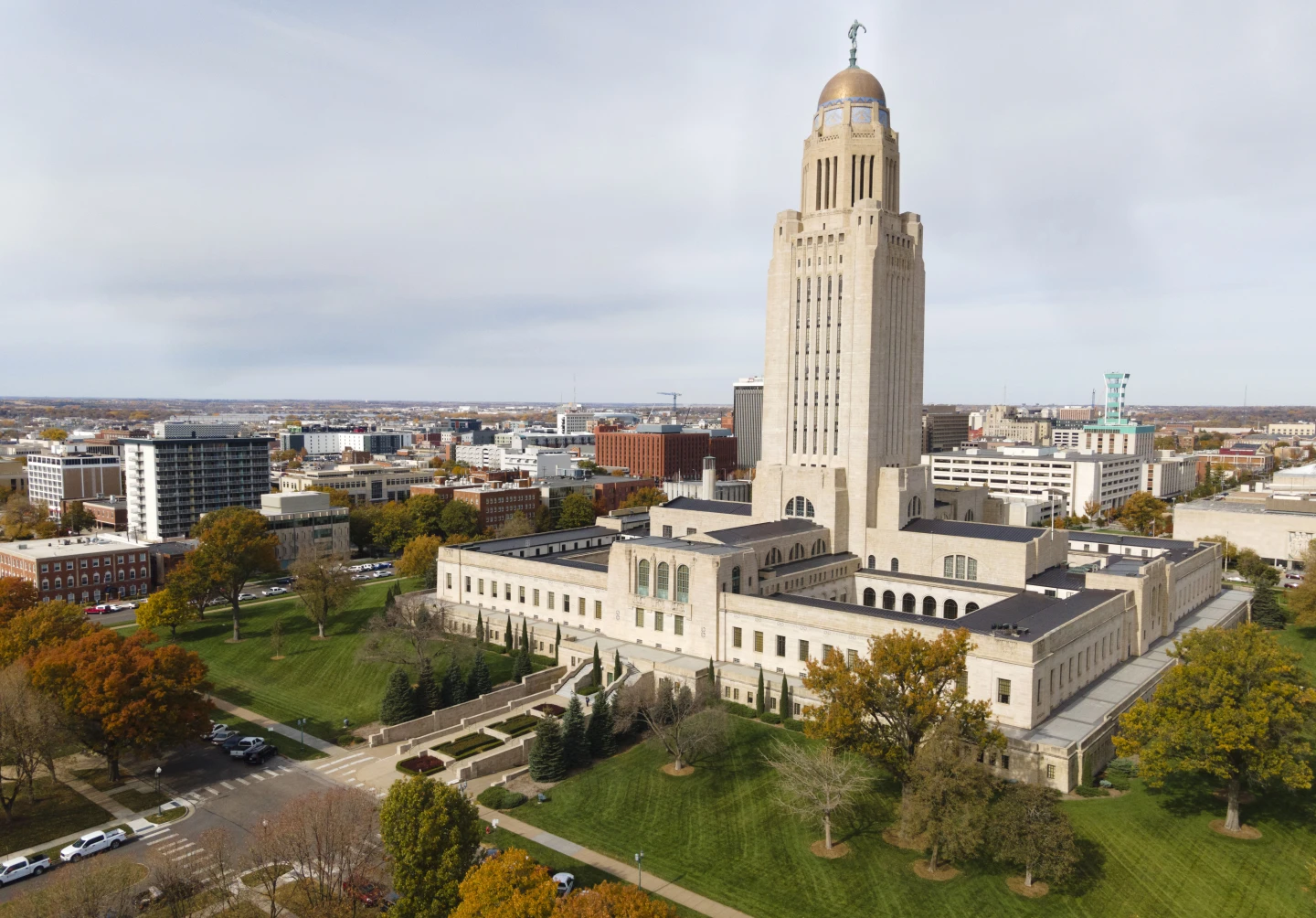 Judge blocks Lincoln minimum wage ordinance during state's lawsuit