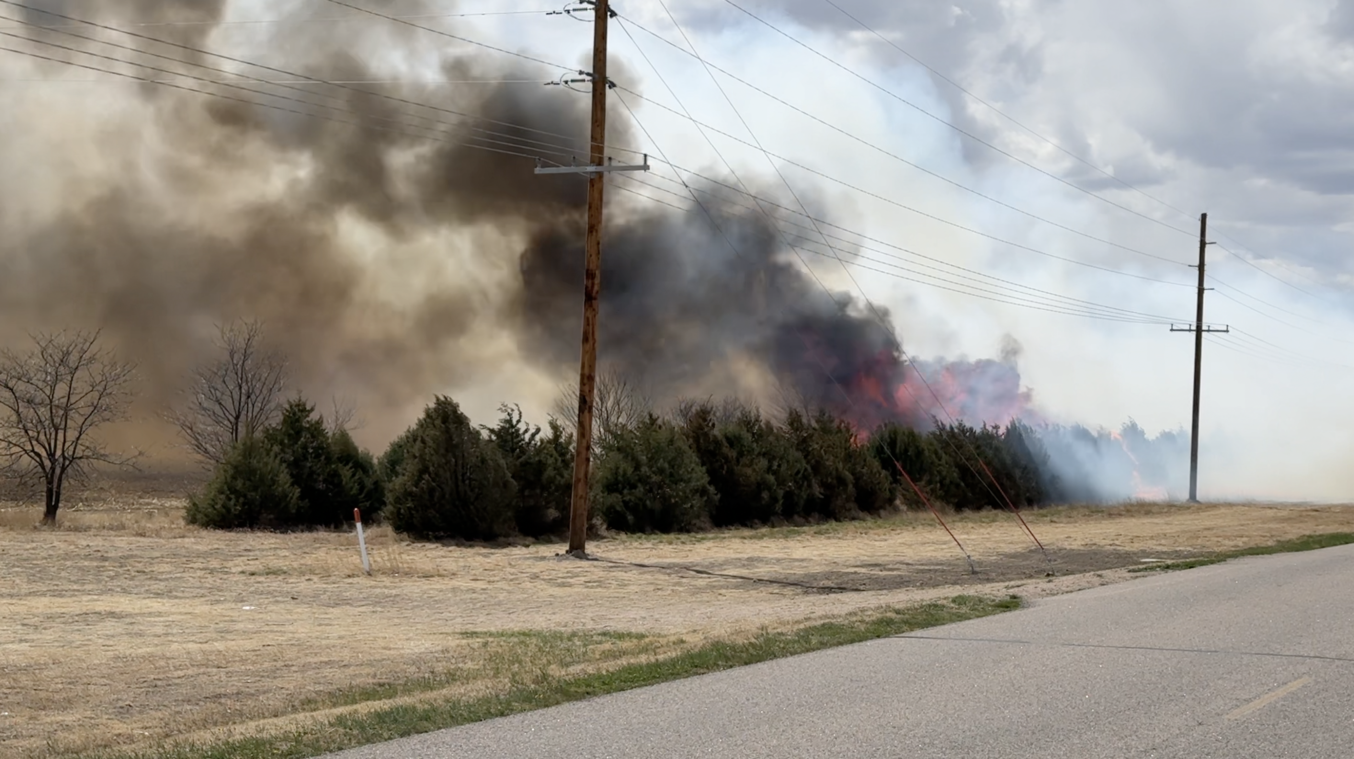 Grass fire north of Sidney prompts mutual aid response - Central NCN