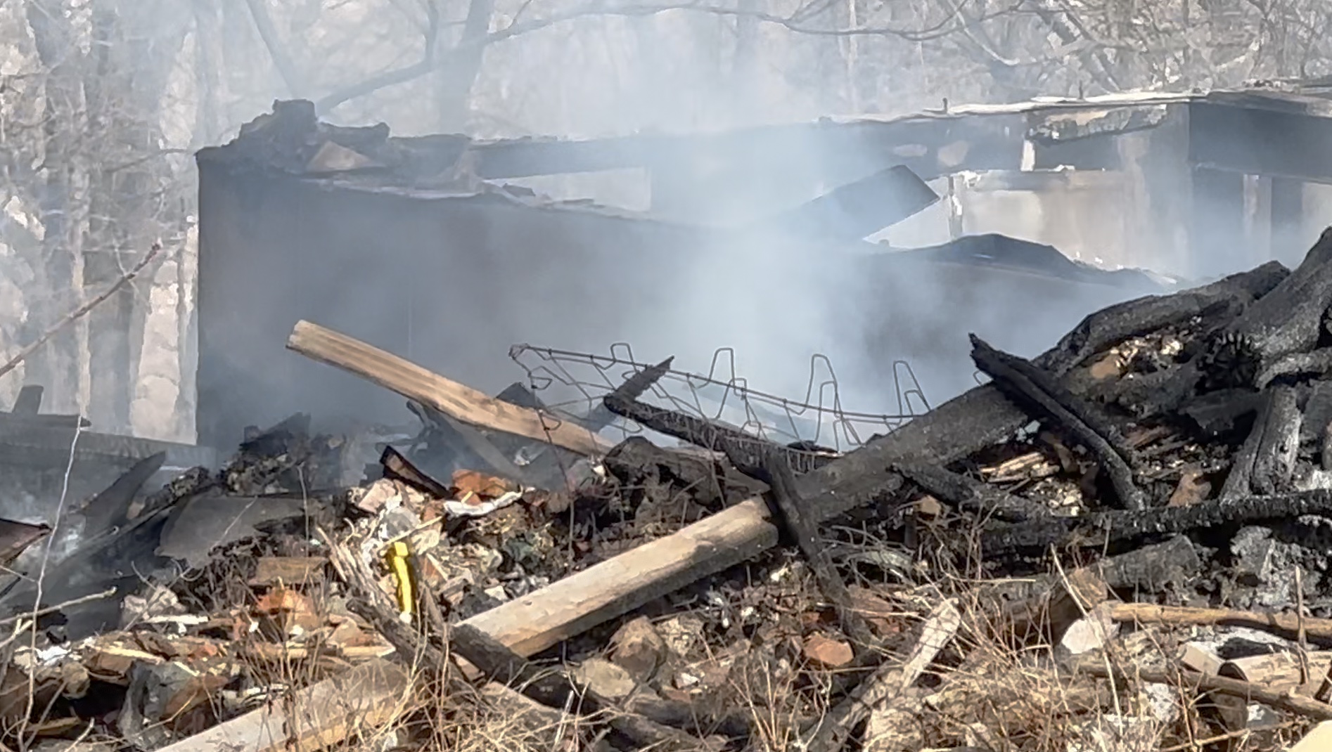 Structure fire forebodes the winter wildfire season